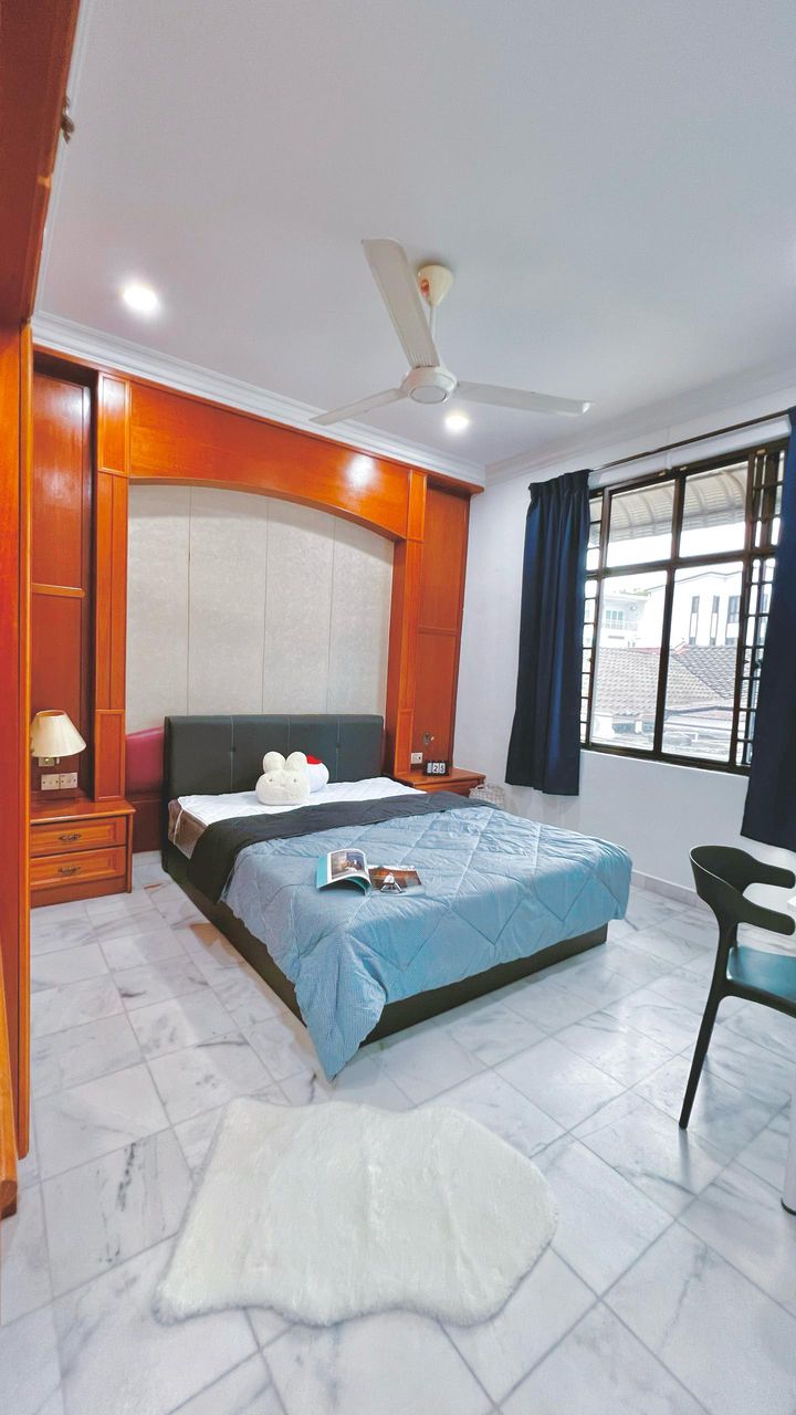 Gelugor junior master room rental