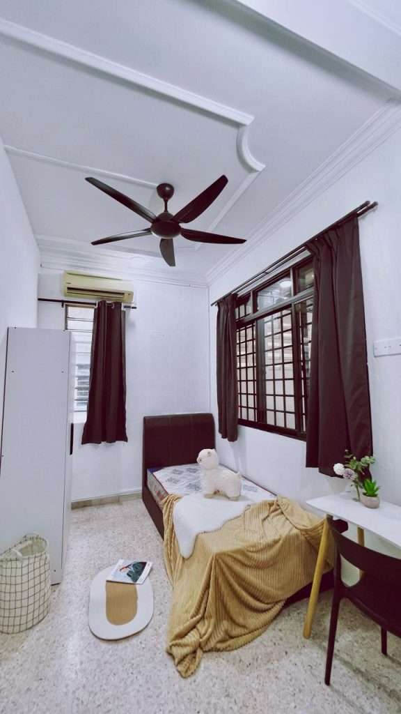 single room for rent in gelugor with bed, wardrobe and study table