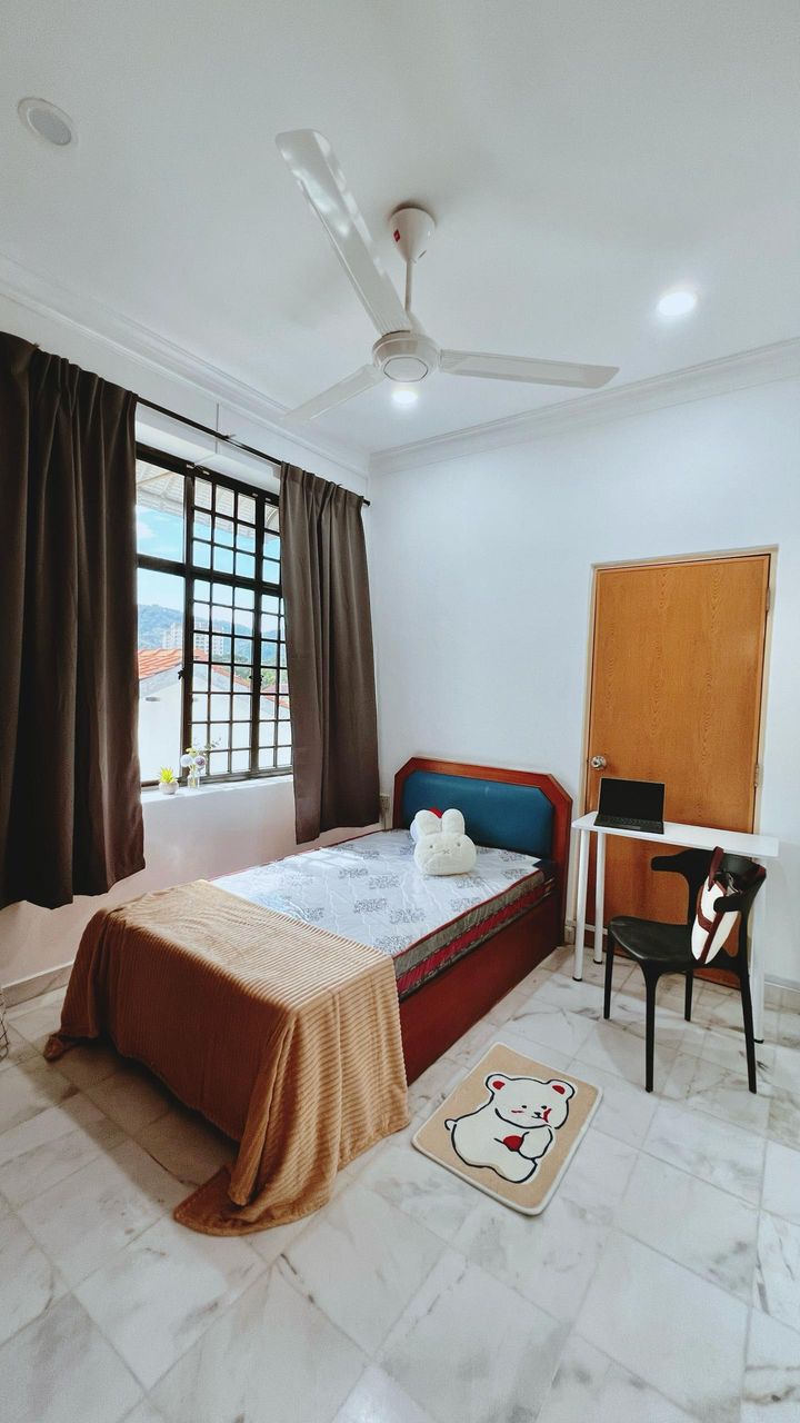 comfortable single room for rent in Gelugor, Penang